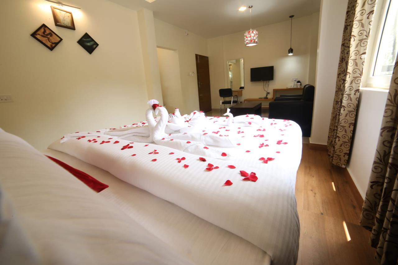 Hotel Soorya Castle Wayanad Luaran gambar